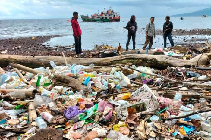 Kegiatan Kecil Berdampak Besar, Relawan Donor Darah hingga Bersihkan Pantai