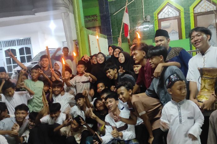 Menengok Warga Cengkareng Barat Rayakan Tahun Baru Islam dengan Pawai Obor