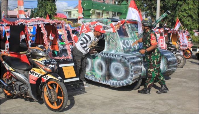 Kreatif! Puluhan Becak Motor di Sidrap Dihias Semarakkan HUT RI ke-78, Ada yang Mirip Mobil Tank