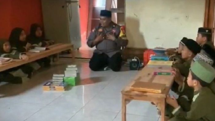 Hindari Pergaulan Bebas Remaja, Begini yang Dilakukan Bhabinkamtibmas Pinrang