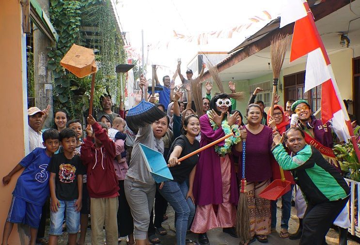 Aksi Guyub Warga Gotong Royong Bersihkan Lingkungan bersama Grab dan OVO Rayakan HUT RI 78