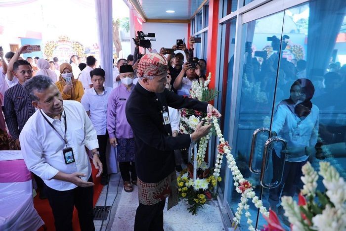 Jelang Purnatugas, Ganjar Tetap Genjot Kualitas Layanan Air Bersih Buat Masyarakat Jateng
