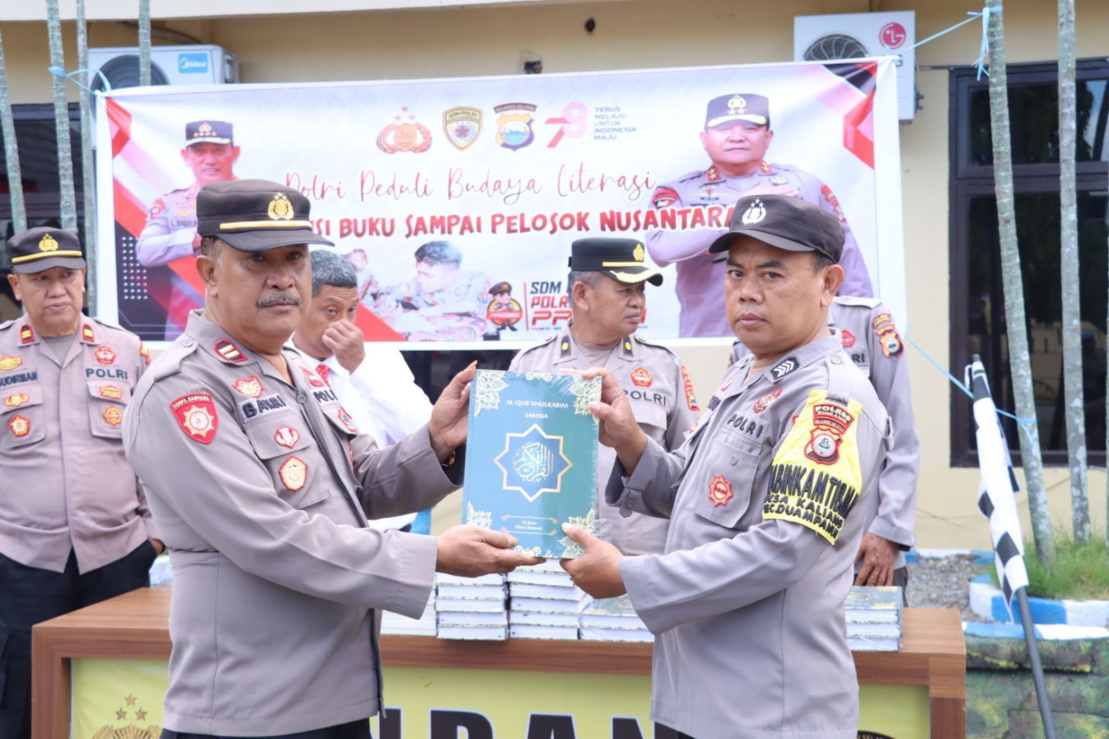 Peduli Budaya Literasi, Polres Pinrang Distribusi Buku Untuk Masyarakat, Dari Buku Anak hingga Al Quran