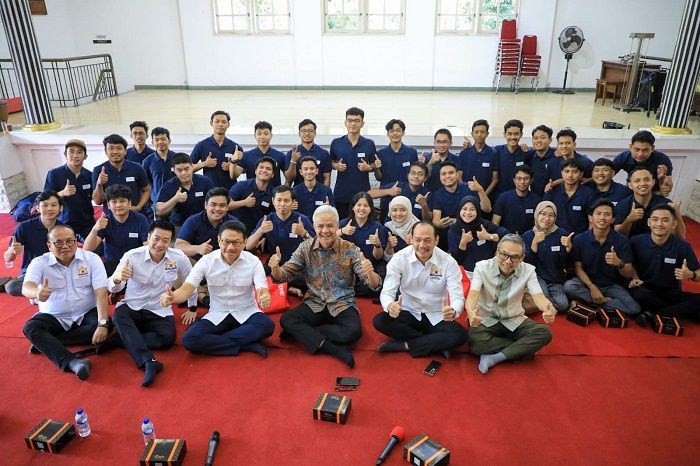 Tingkatkan Kualitas SDM, Ganjar Lepas Mahasiswa Magang Perusahaan ke Republik Ceko