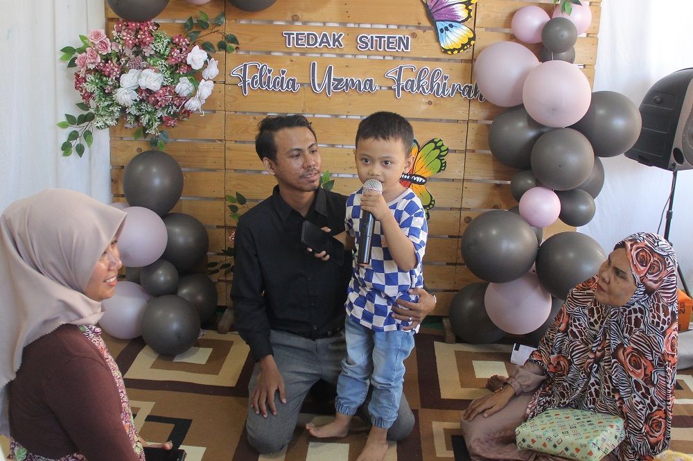Momen Bocah Sumenep Ditanya MC saat Hadiri Acara Tedak Siten: Responnya Bikin Heboh, Ingat Tren Alif Cepmek