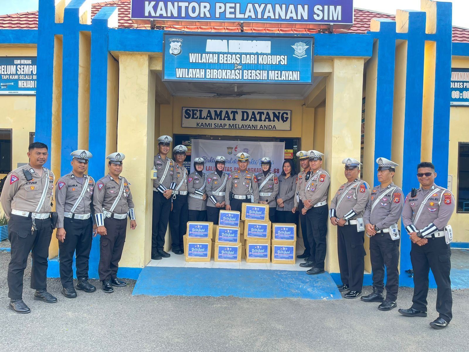 Satlantas Polres Pinrang Rayakan HUT Lalu Lintas dengan Menggelar Baksos