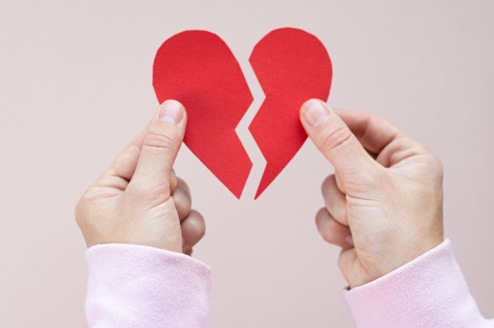 Apa Itu Love Scamming? Kasus Penipuan Berkedok Asmara yang Dilakukan WN China yang Terungkap di Batam