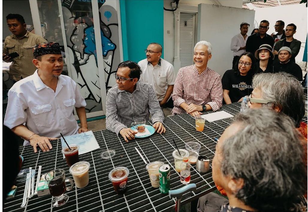 Ketika Ganjar-Mahfud Sapa dan Kongkow Bareng Milenial dan Gen-Z di M-Bloc Space