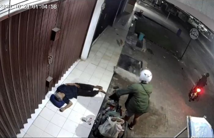 Viral Pria Tega Curi Kursi Roda Kakek Penyandang Disabilitas di Bekasi, Netizen Emosi hingga Sumpah Serapah