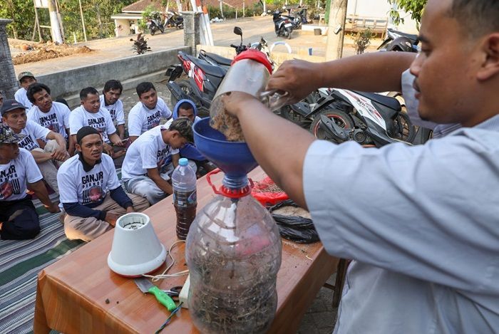 Tanggulangi Kerusakan Tanah di Malang, G-Creasi Kampanyekan Penggunaan Pupuk Hayati pada Petani Cabai