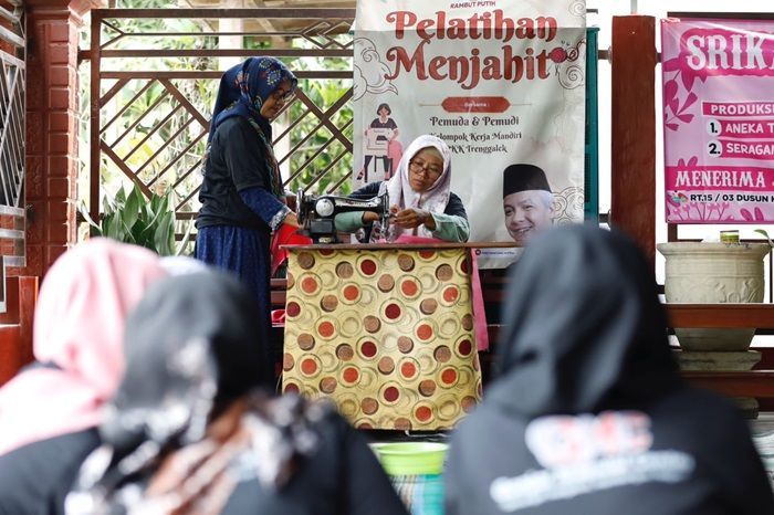 Bantu Pemberdayaan Warga Desa, Ini yang Dilakukan Ganjar Milenial di Trenggalek
