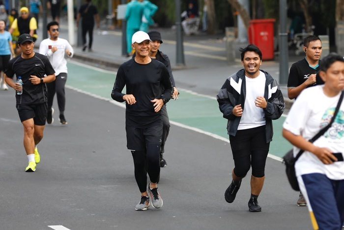Ganjar Lari Pagi di CFD Ditemani Artis hingga Influencer Tanah Air