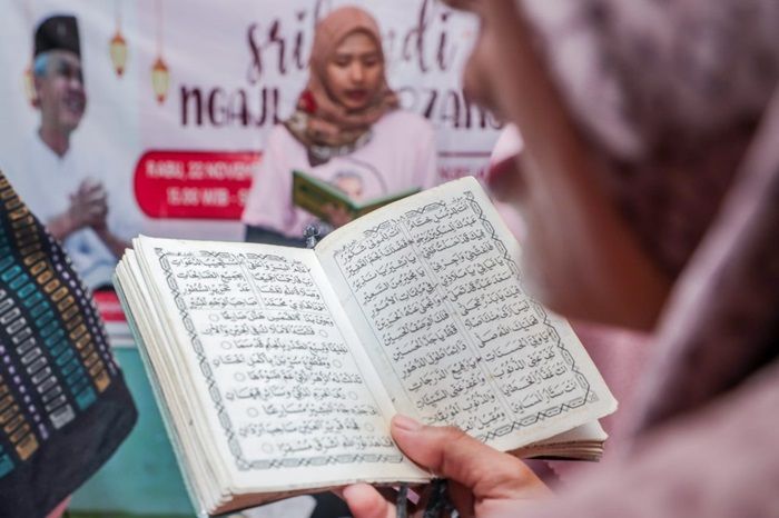 Tebarkan Kegiatan Positif, Srikandi Ganjar Ngaji Al-Barzanji Bersama Perempuan di Kabupaten Cilacap