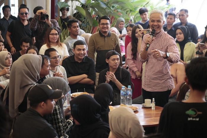 Nongkrong Bareng Anak Muda di Pontianak, Ganjar Ingin Bikin Creative Hub di Seluruh Indonesia