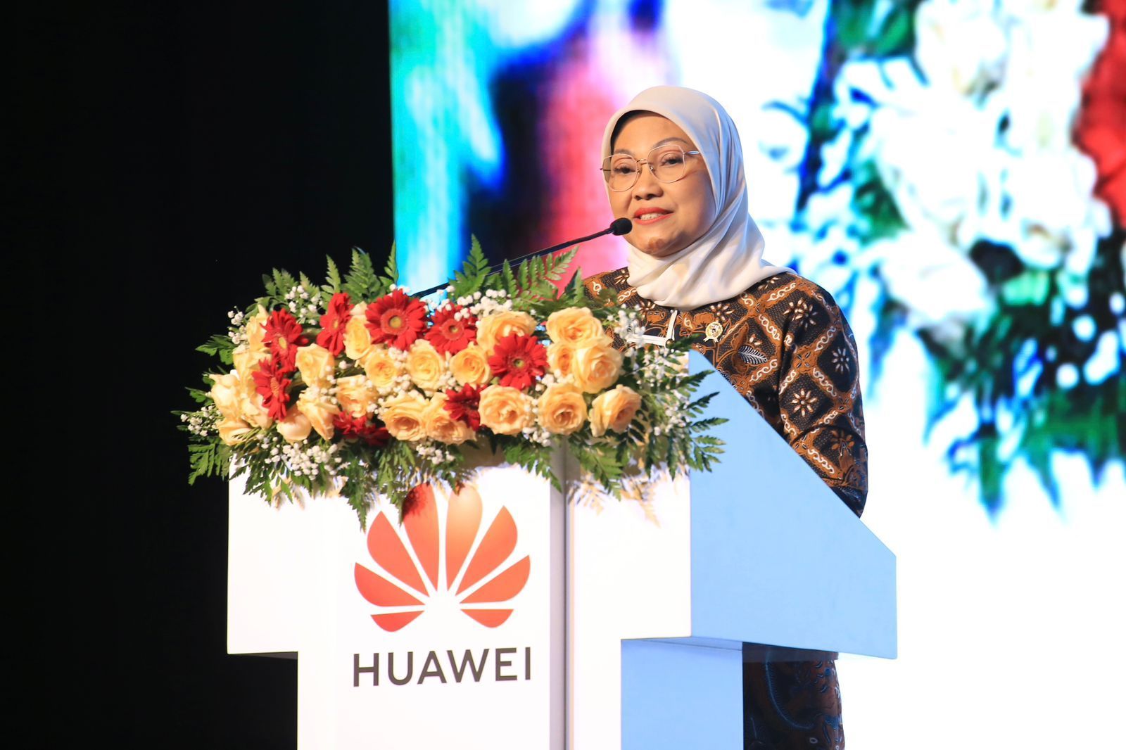 Menaker Puji Kontribusi Huawei Serap 2000 Pekerja Indonesia