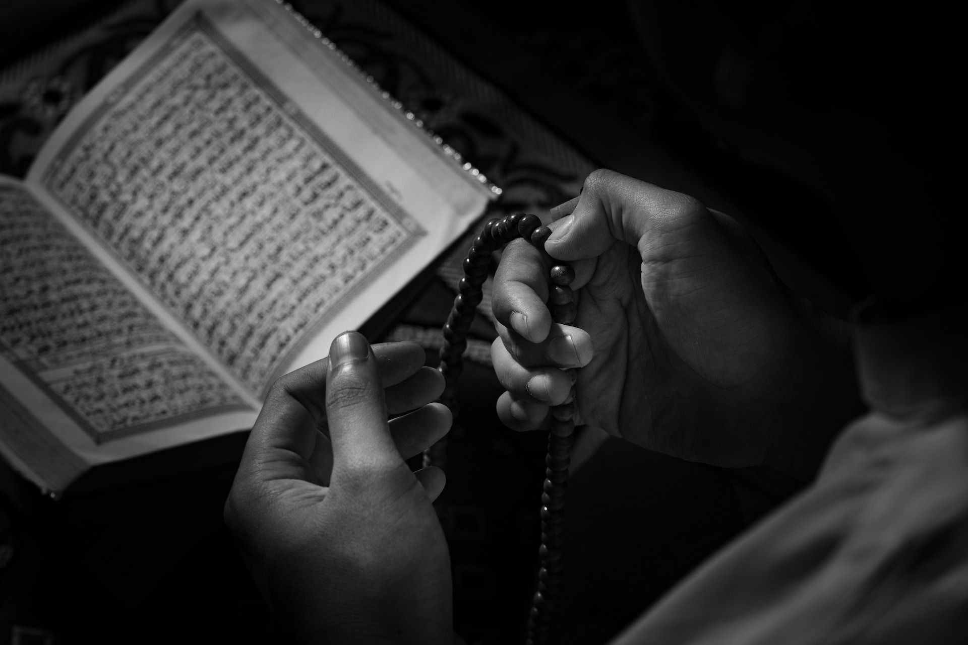 6 Bacaan Doa Pembuka Pintu Rezeki serta Keutamannya! 