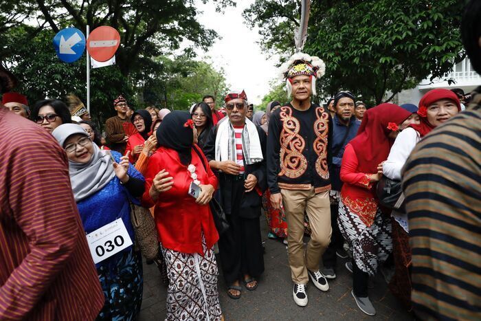 Ganjar Ikut Kirab Budaya UGM Nitilaku, Sebut Bentuk Spirit Kerakyatan