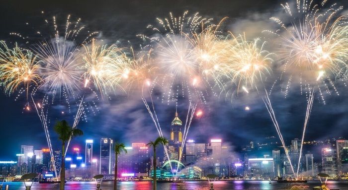 7 Rekomendasi Aktivitas Seru Malam Tahun Baru yang Bisa Kamu Lakukan Bareng Keluarga atau Teman