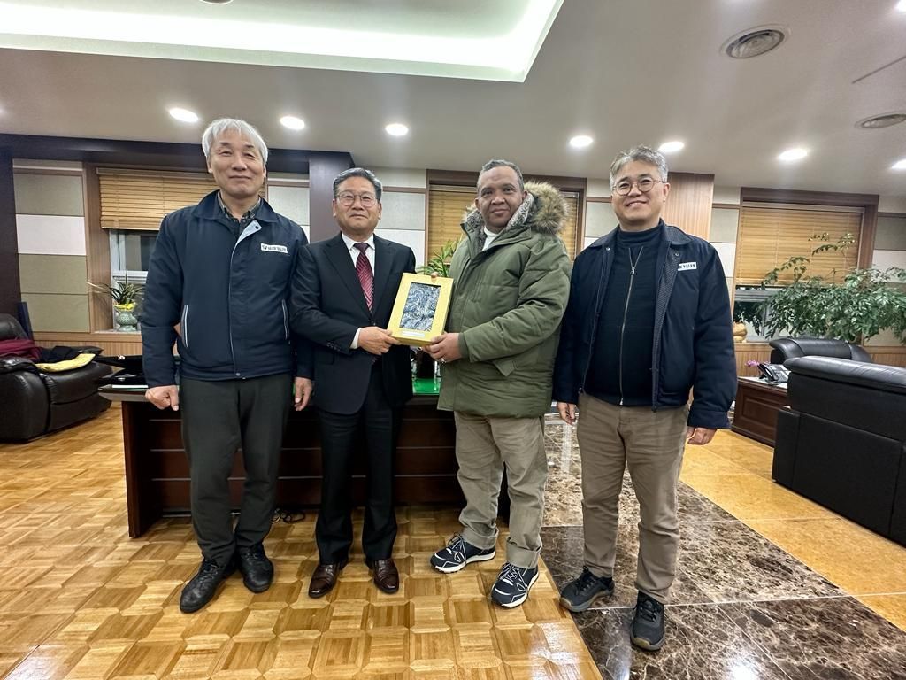 Wamenaker Kunker ke Republik Korea Selatan Bahas Permintaan Penyelia Halal yang Kompeten