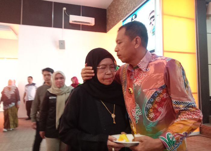 Peringatan Hari Ibu di Parepare Berlangsung Penuh Haru, PJ Wali Kota Tak Kuasa Menahan Tangis