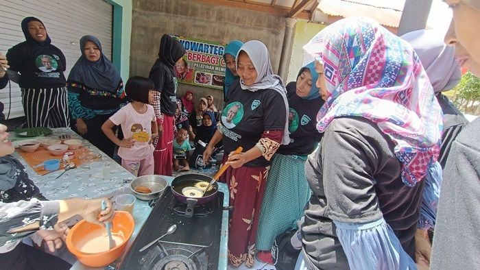 Kowarteg Ganjar-Mahfud Hadir di Situbondo dan Berikan Pelatihan UMKM kepada Ibu-ibu