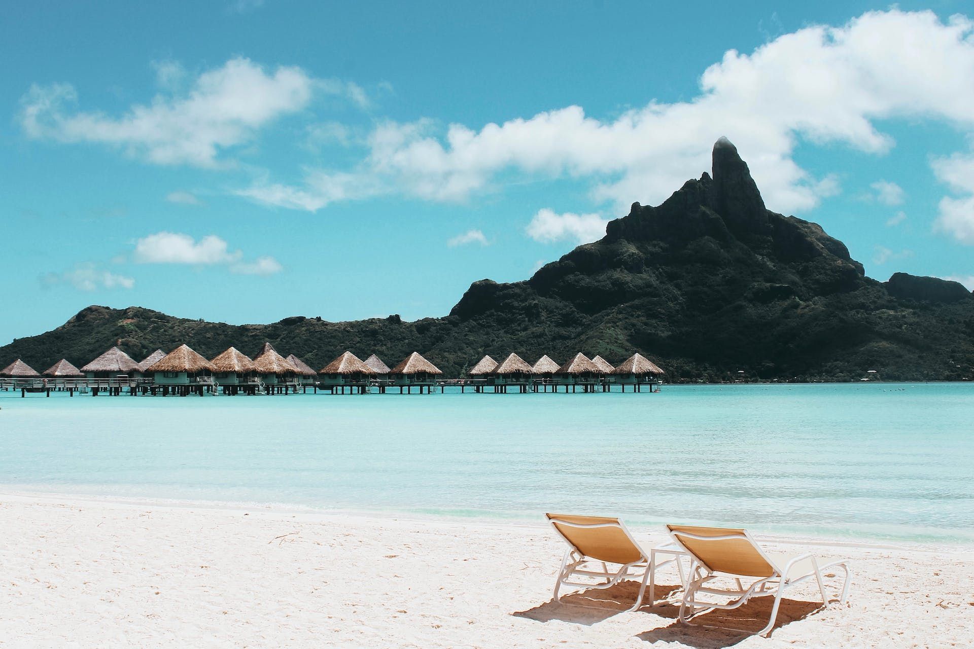 100 Caption Bahasa Inggris tentang Pantai, Singkat Aesthetic!