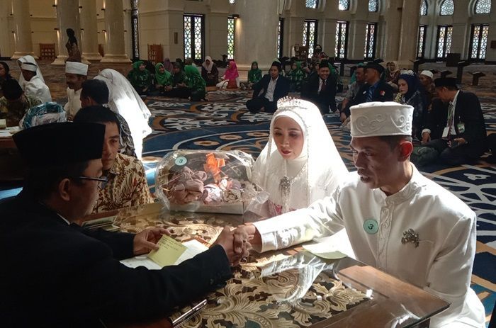 Sembilan Pasangan Mengikuti Nikah Massal di Kota Solo, Ijab Qabul Diadakan di Masjid Raya Sheikh Zayed Solo