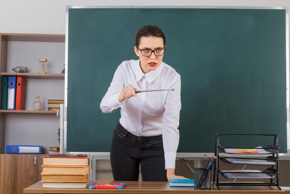 Guru Ini Membuat 32 Daftar Kata yang Tidak Boleh Diucapkan di Kelasnya, Memicu Perdebatan Netizen