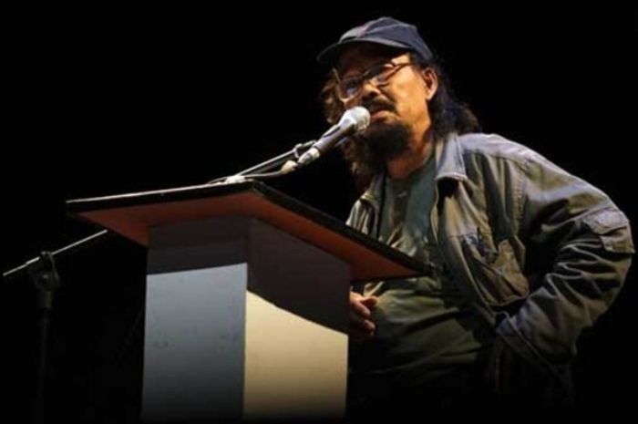 11 Puisi Karya Sutardji Calzoum Bachri tentang Cinta dan Kehidupan