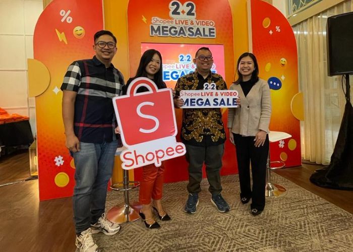 Beri Pengalaman Belanja Makin Menyenangkan, 2.2 Shopee Live & Video Mega Sale Tebar Pesta Voucher 80 Persen