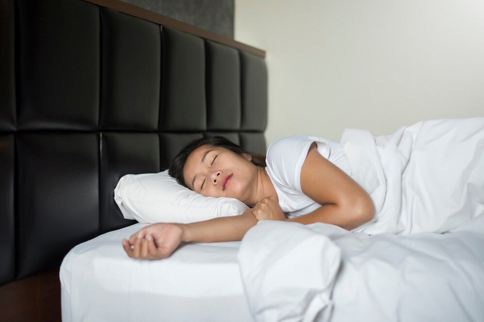 Malam Hari Susah Tidur padahal Badan Capek? Ini 5 Cara Jitu Atasi Insomnia