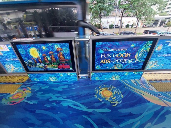 Halte BRT TransJakarta Dihiasi Karya Seni dari Seniman Van Gogh, Monet, dan Masih Banyak Lagi