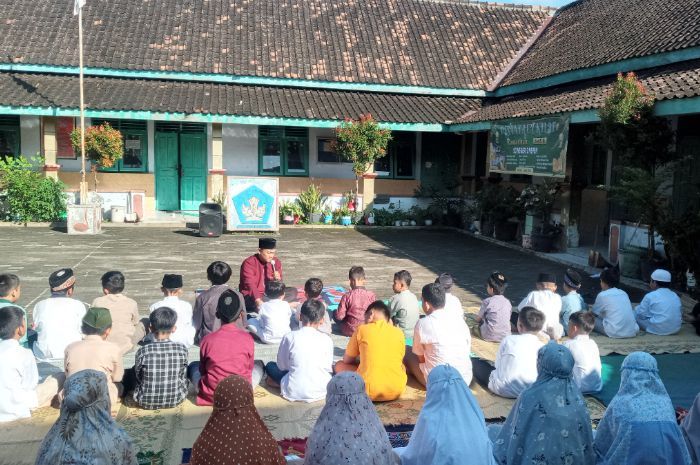 Pertebal Iman dan Taqwa, Ratusan Siswa SD Ikuti Kegiatan Pesantren Kilat