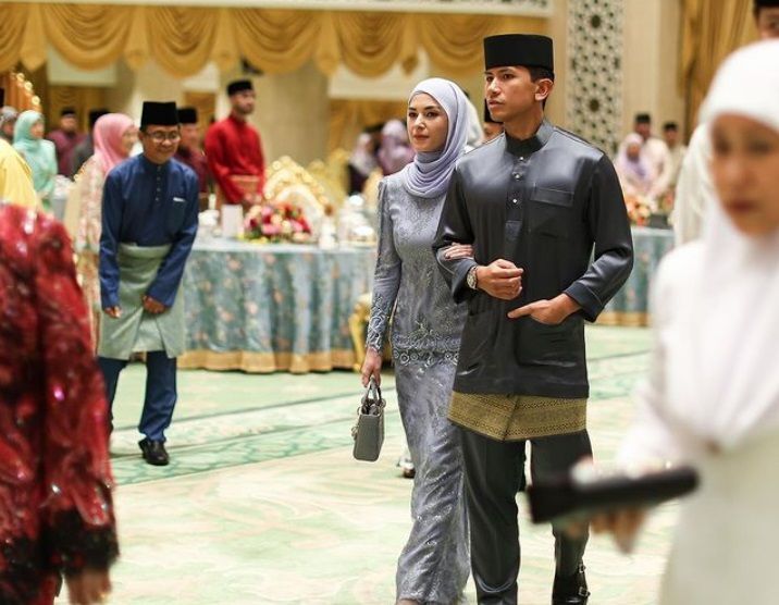 Potret Pangeran Mateen dan Anisha Rosnah di Momen Lebaran 2024 Jadi Sorotan!