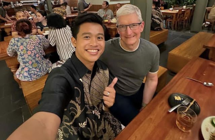 Viral! Momen CEO Apple Nikmati Sate Ayam di Jakarta  Bersama Sofyan Pratama