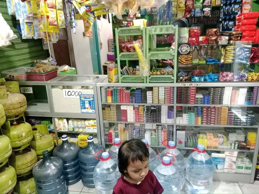 KemenkopUKM Minta Warung Madura Taati Jam Operasional, Netizen: Bukannya Mendukung Usaha UMKM!