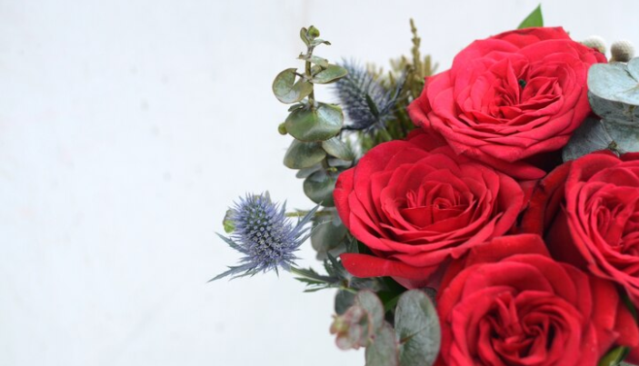 7 Puisi Singkat tentang Bunga Mawar: Romantis, Bikin Baper, tapi Tetap Aesthetic!