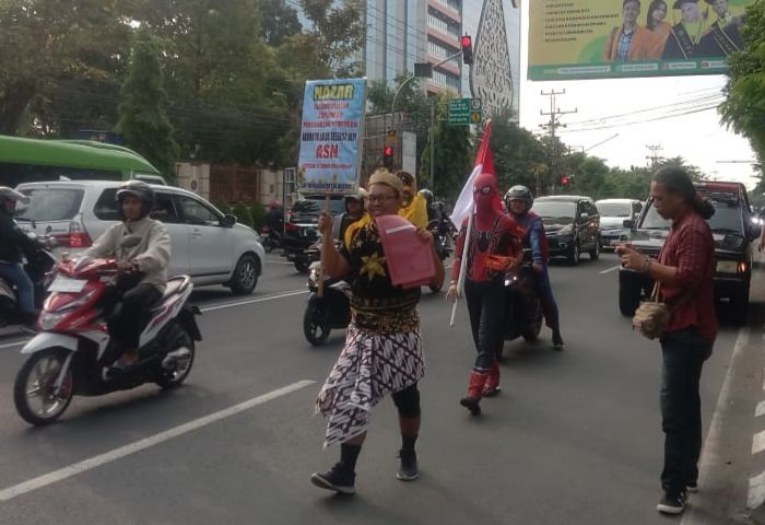 Cerita Danar Superhero, Penuhi Nazar Jalan Kaki Usai Terima SK Pengangkatan Jadi ASN di Pemkab Sukoharjo