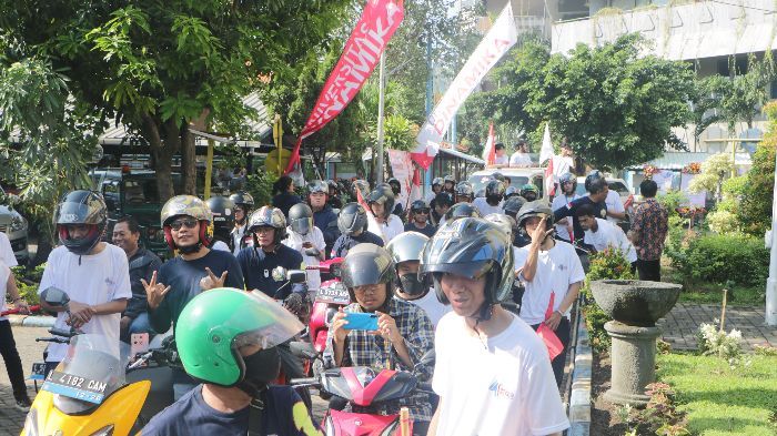 Undika Surabaya Gelar Pawai Motor Listrik Kampanyekan Urban Farming 