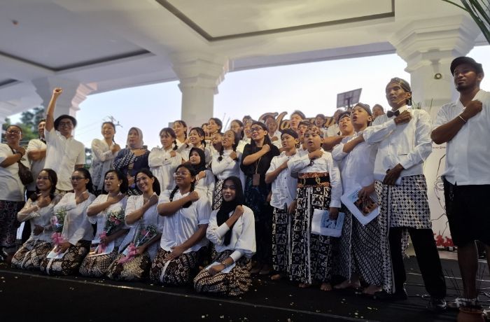 Puluhan Pegiat Seni Macapat Unjuk Kebolehan di Acara 'Macapat Senja', Ajak Lestarikan Peninggalan Nenek Moyang