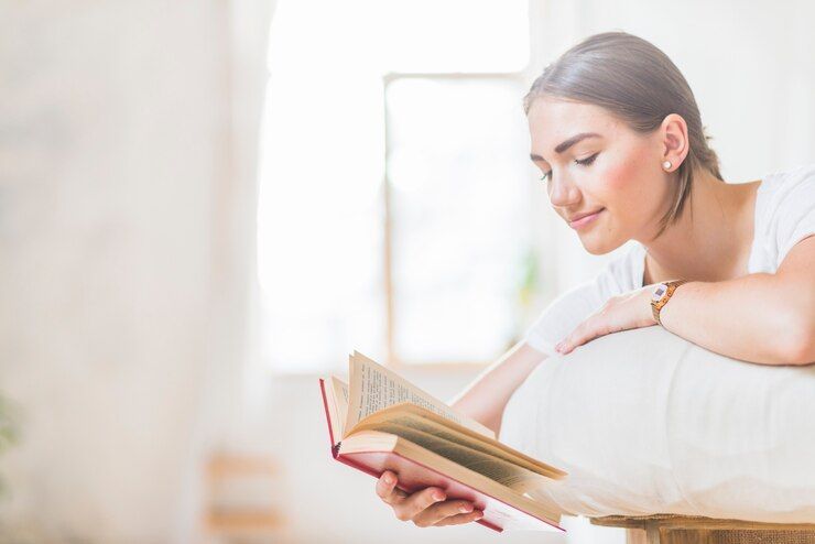 Tak Hanya Menyenangkan, Inilah 10 Manfaat Mengejutkan Membaca Buku Fiksi