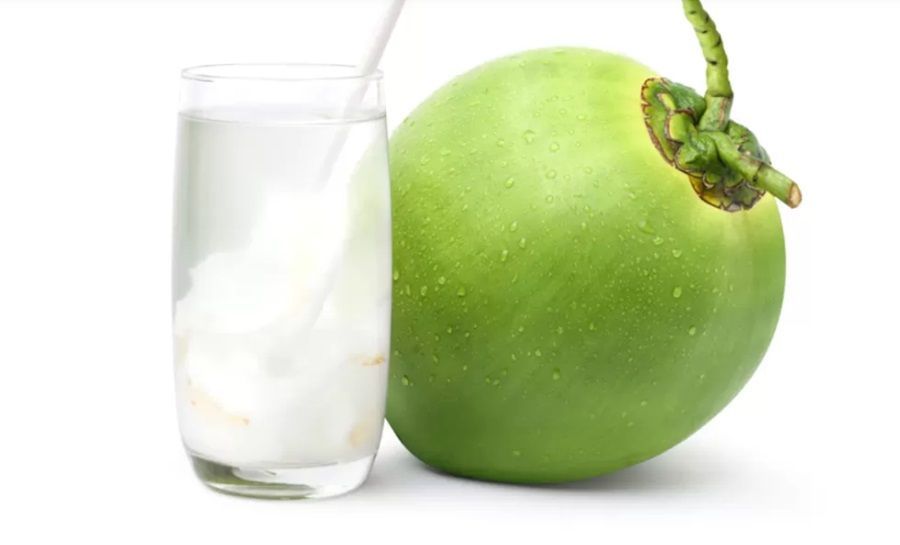 Jangan Salah Pilih, Ini Perbedaan Air Kelapa Muda dan Tua!