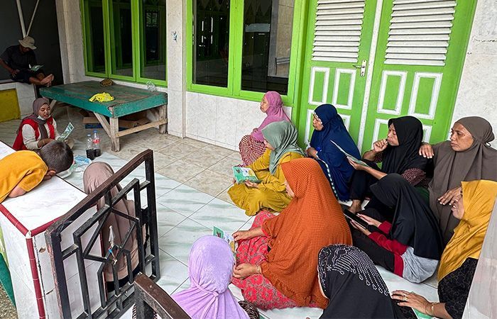 Inspiratif! Mahasiswi KKNT Unhas Ini Ajarkan Masyarakat Desa Ubah Minyak Jelantah Menjadi Sabun yang Bernilai Ekonomis