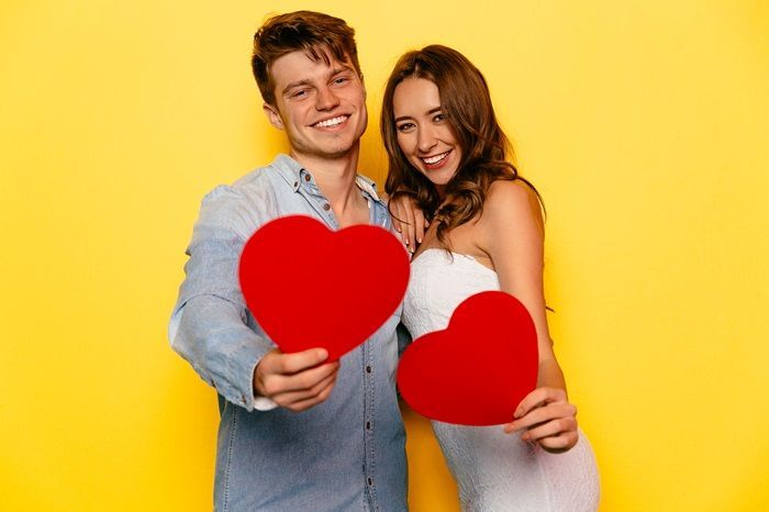 15 Ucapan National Girlfriend Day yang Romantis, Pacar Auto Klepek-klepek