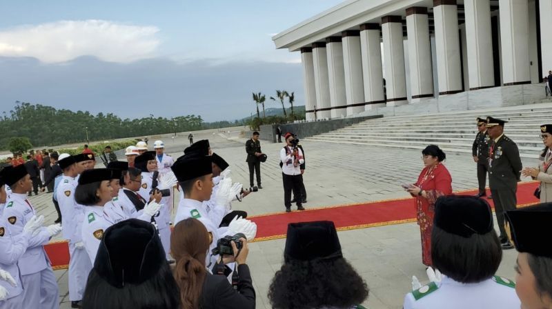 Livenia Evelyn Kurniawan, Siswi Asal Kaltim yang Terpilih Jadi Pembawa Baki Merah Putih di Istana Negara IKN