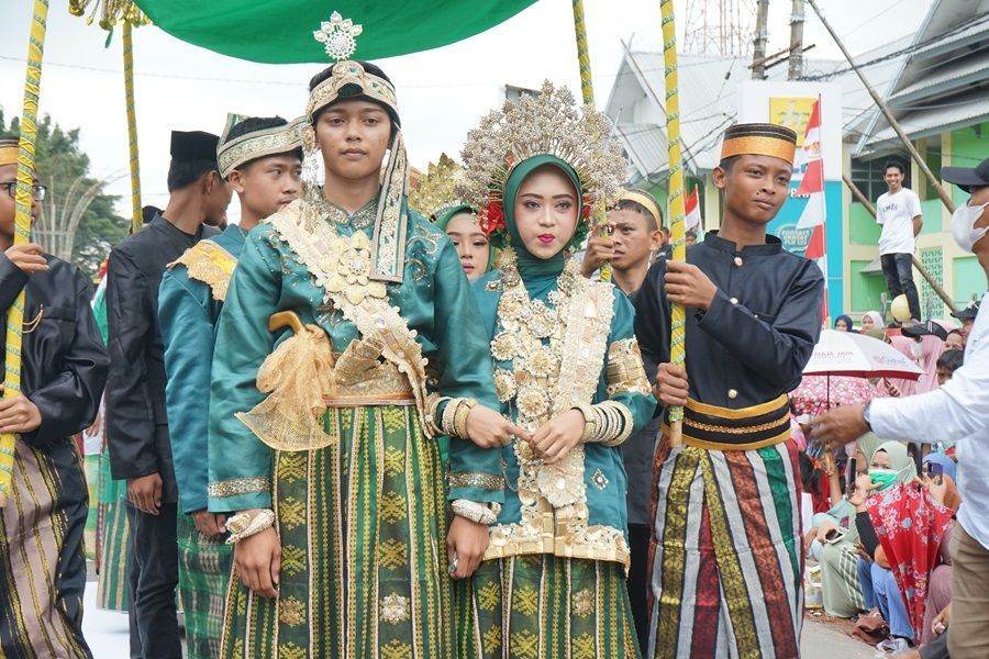 Viral Remaja Nikah di Tengah Jalan: Ternyata Ini Faktanya!