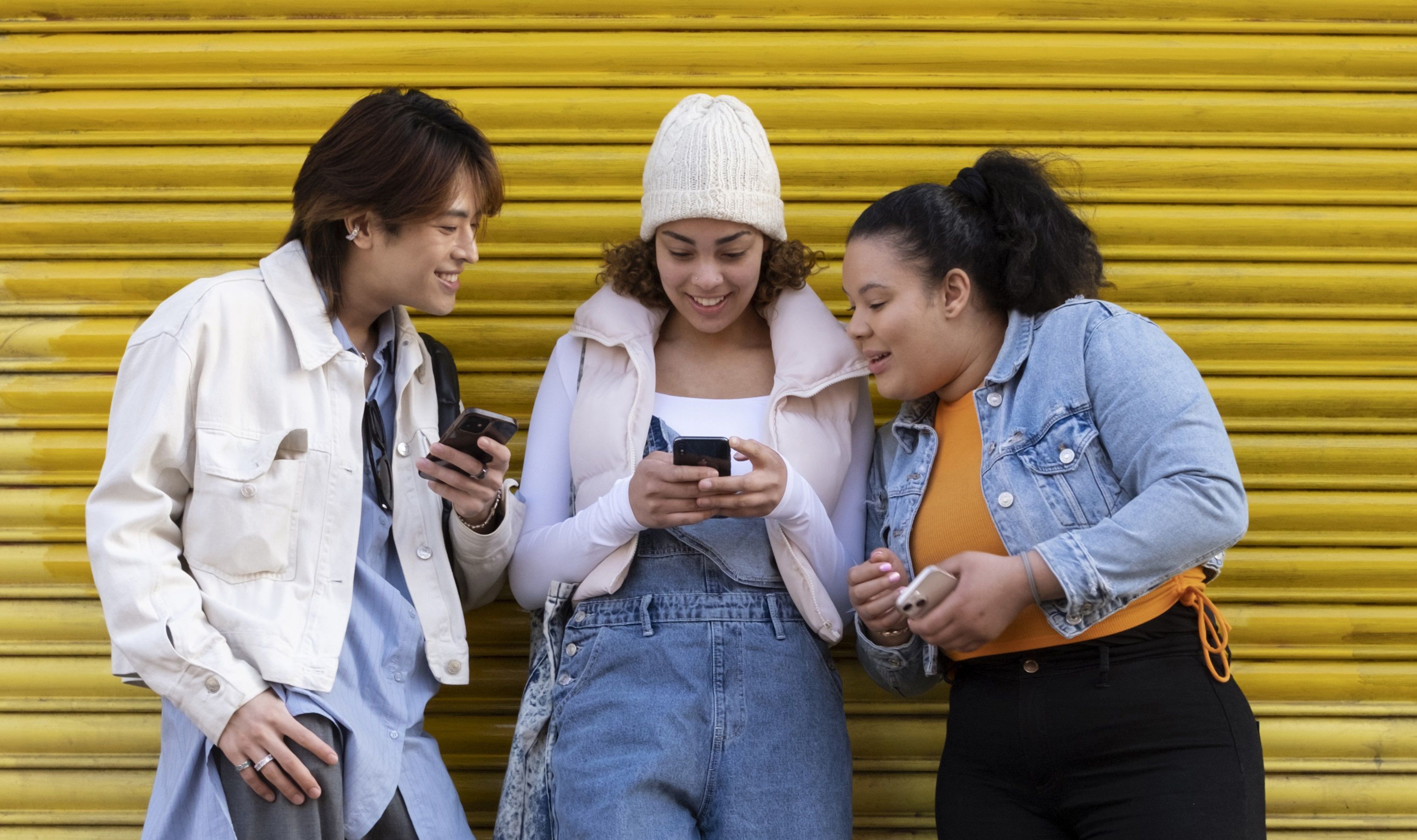 Tumbuh di Era Digital, Gimana sih Media Sosial Membentuk Cara Pikir Gen Z?