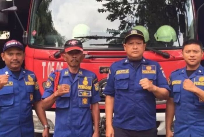 Ketika Emak-emak di Pekanbaru Minta Petugas Damkar Menangkap Setan di Rumahnya