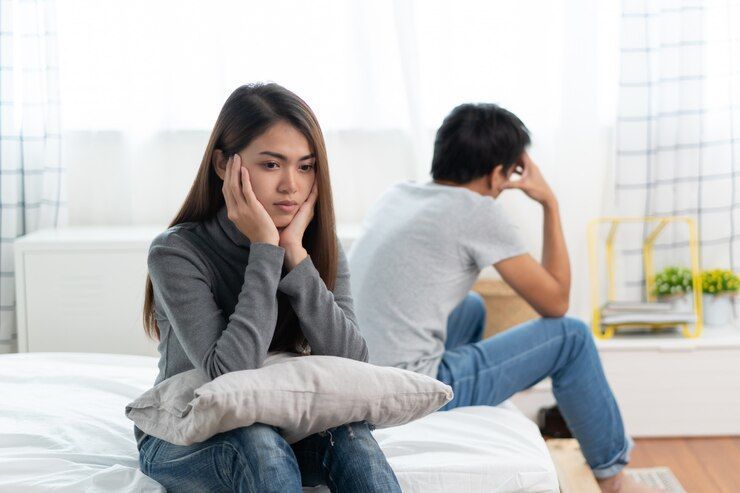 5 Zodiak yang Pilih Menjauh saat Mau Akhiri Hubungan