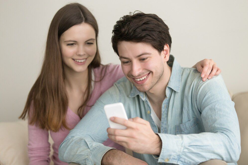 105 Caption Romantis Singkat Bahasa Inggris dan Artinya, Lucu!